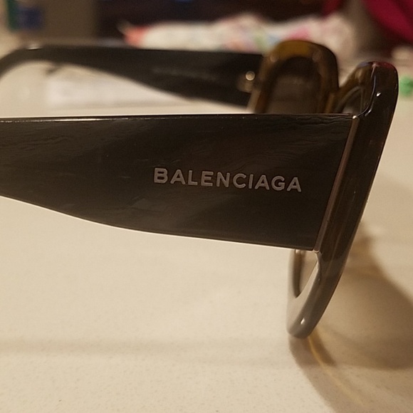 Balenciaga Two-Tone Green Sunglasses - Picture 7 of 9